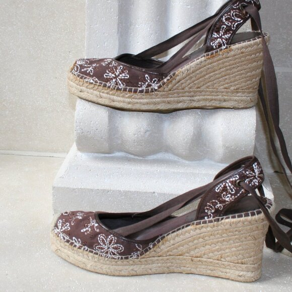 Brown Lace Up Wedge Espadrille Heel Size 8 1/2 - Picture 3 of 8